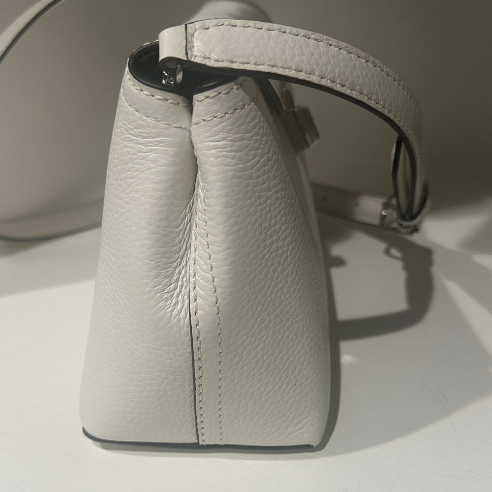 Toteme white T lock clutch - Picture 7 of 10